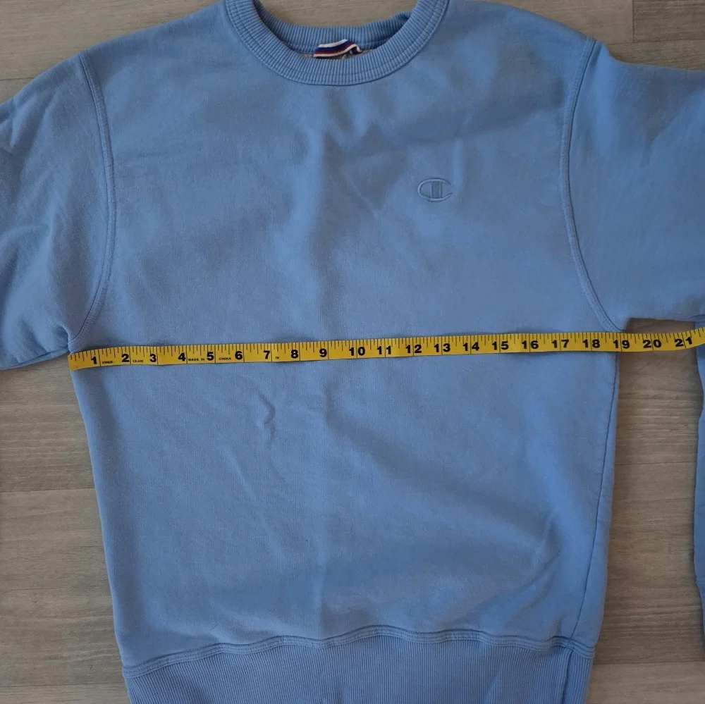 Champion Men's Light Blue Crew Neck Sweatshirt
